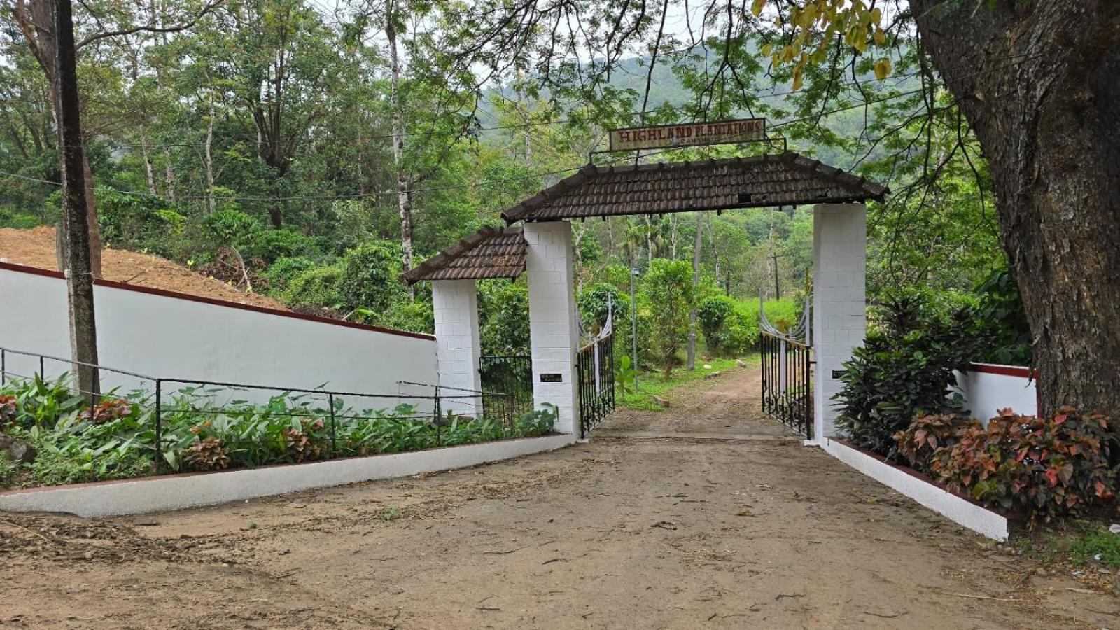 Highland Estate Hotel Sakleshpur Exterior photo